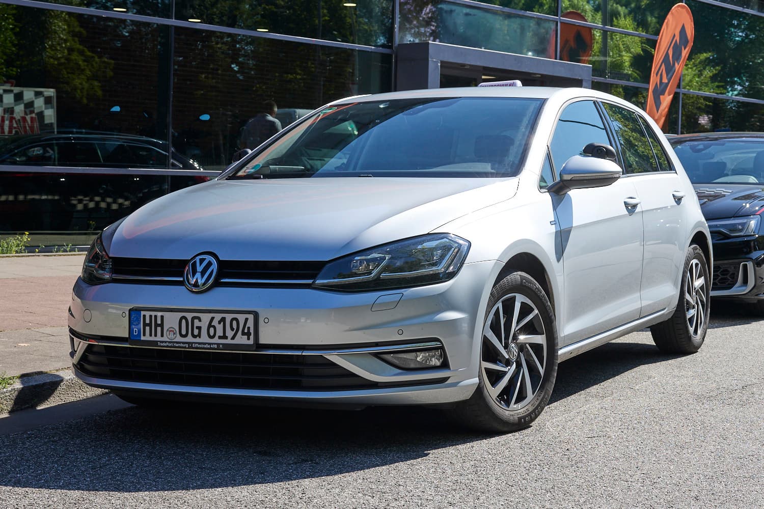 VW Golf silber – Fahrschulauto